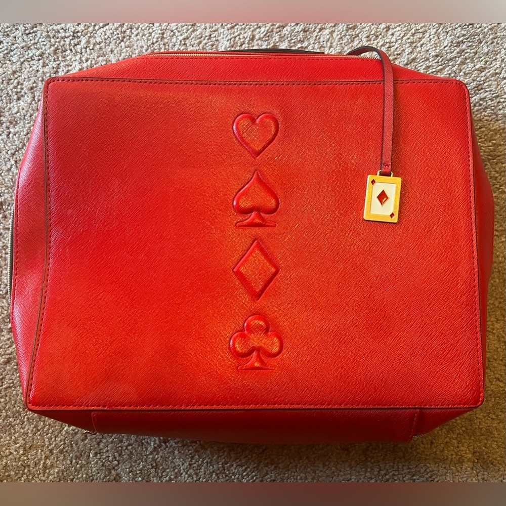 Estée Lauder travel case. In good Preowned condition.